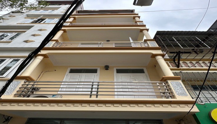 Cho thuê nhà nguyên căn ngõ ô tô kinh doanh Dương Văn Bé 5 tầng, 50m2, 5 ngủ, 17 Triệu, vào ngay